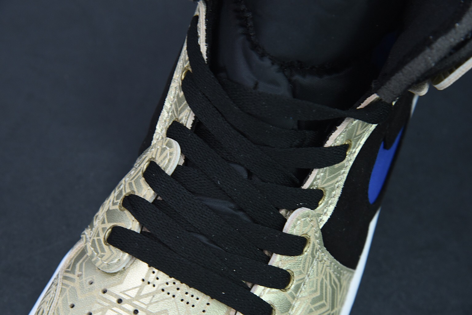 Air Jordan 1 High Zoom Air CMFT Gold Laser