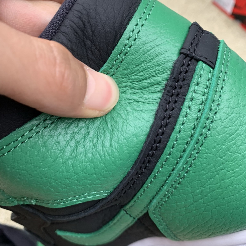 Air Jordan 1 Retro High OG “Pine Green”