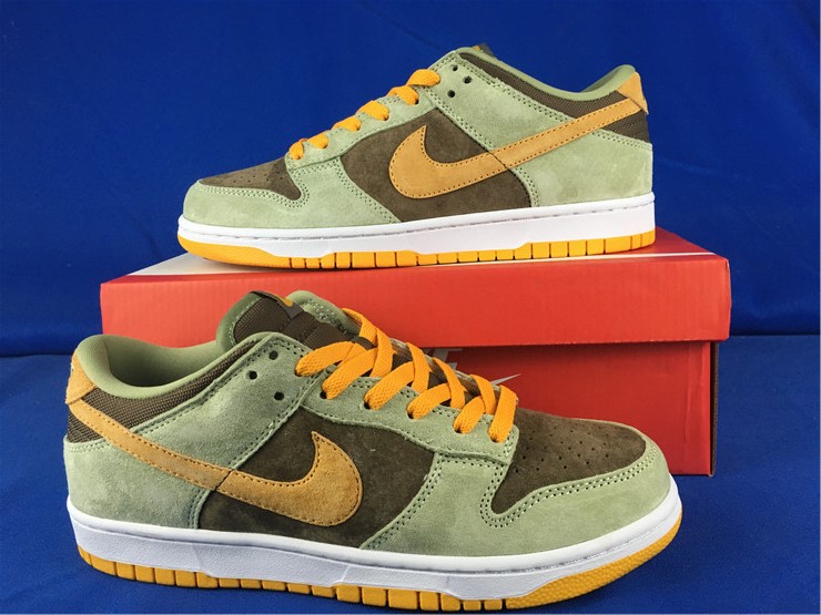 Nike Dunk Low SE Dusty Olive