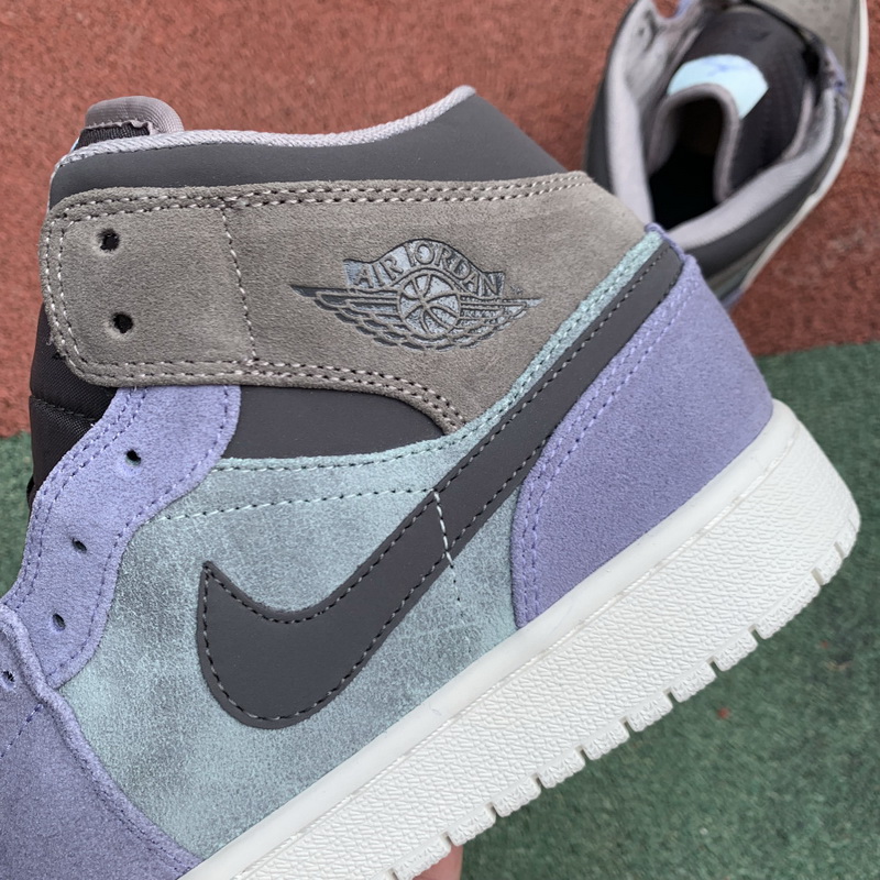 Jordan 1 Mid Shoes084