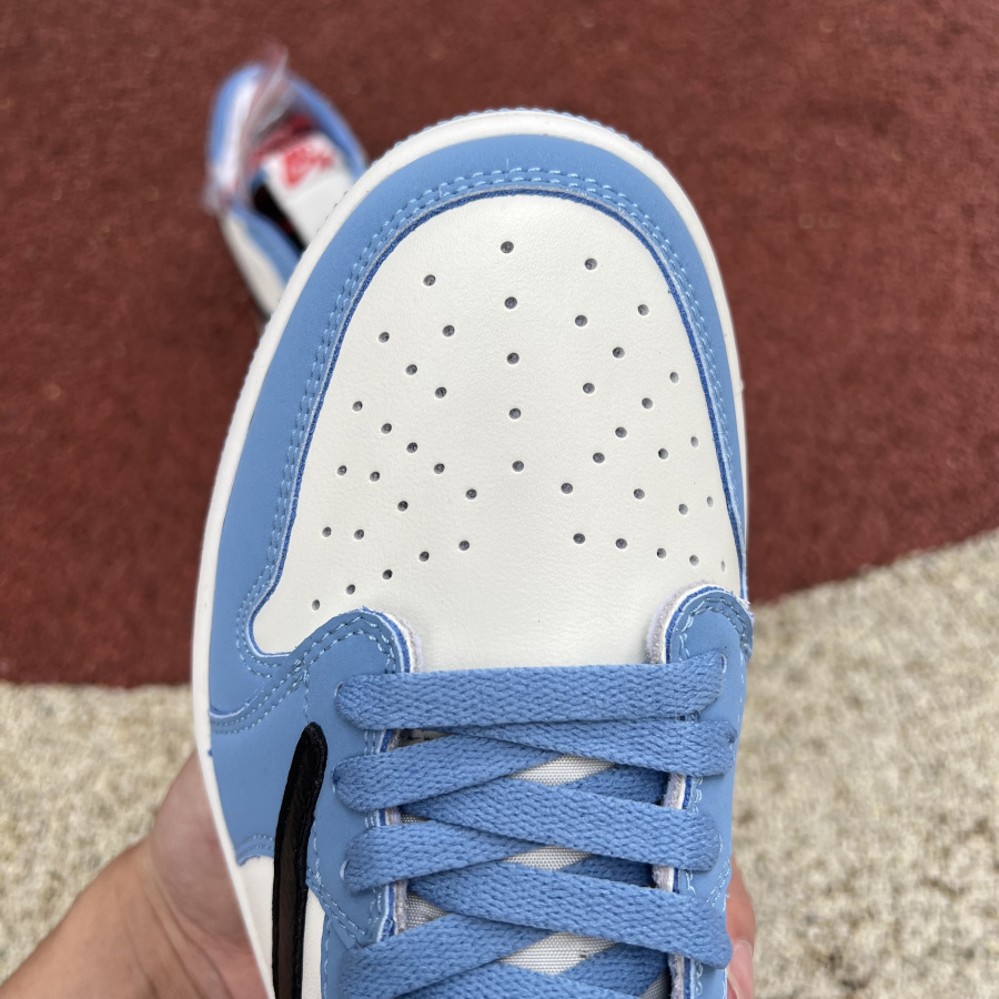 Air Jordan 1 Low UNC Travis Scott
