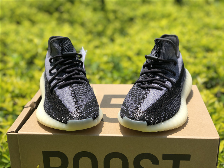 Yeezy Boost 350 Boost V2 Oreo
