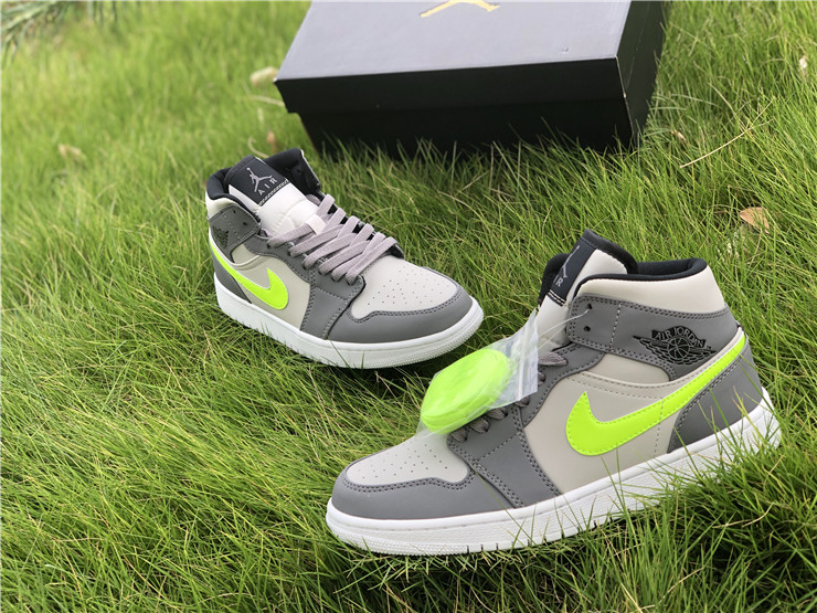 Air Jordan 1 Mid Grey Yellow