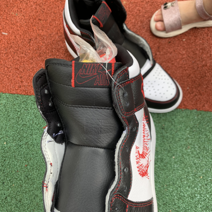 Air Jordan 1 High OG Defiant