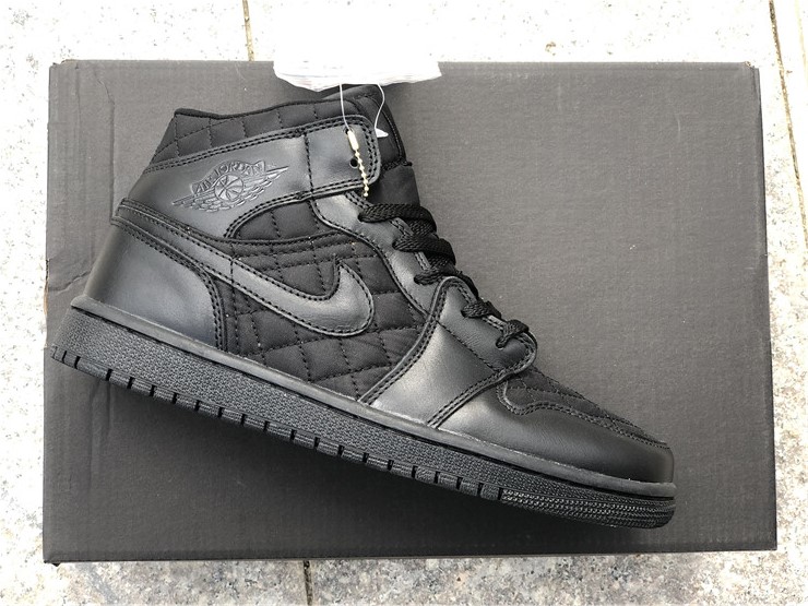 Air Jordan 1 Mid SE Black