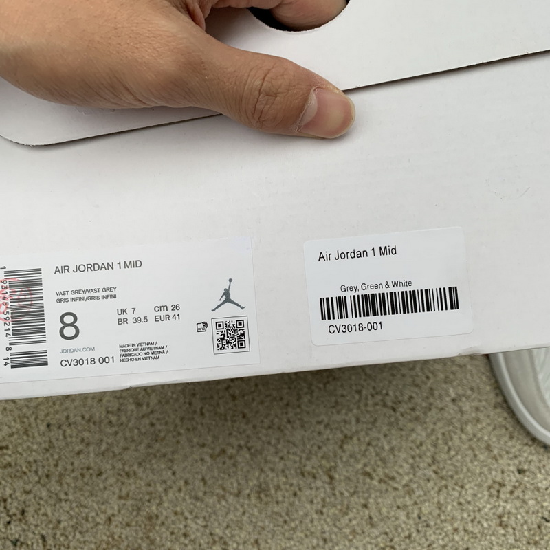 Jordan 1 Mid Shoes066