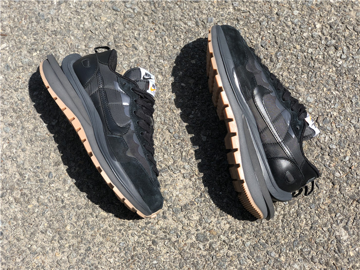 Sacai x Nike VaporWaffle ''Black''