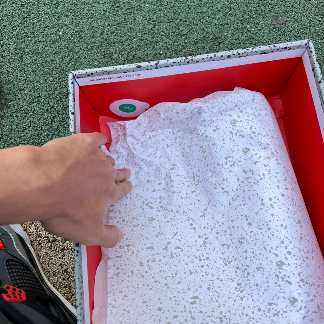 Air Jordan 4 Infrared