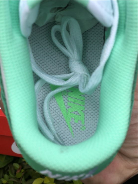 Nike Dunk Low WMNS “Green Glow”