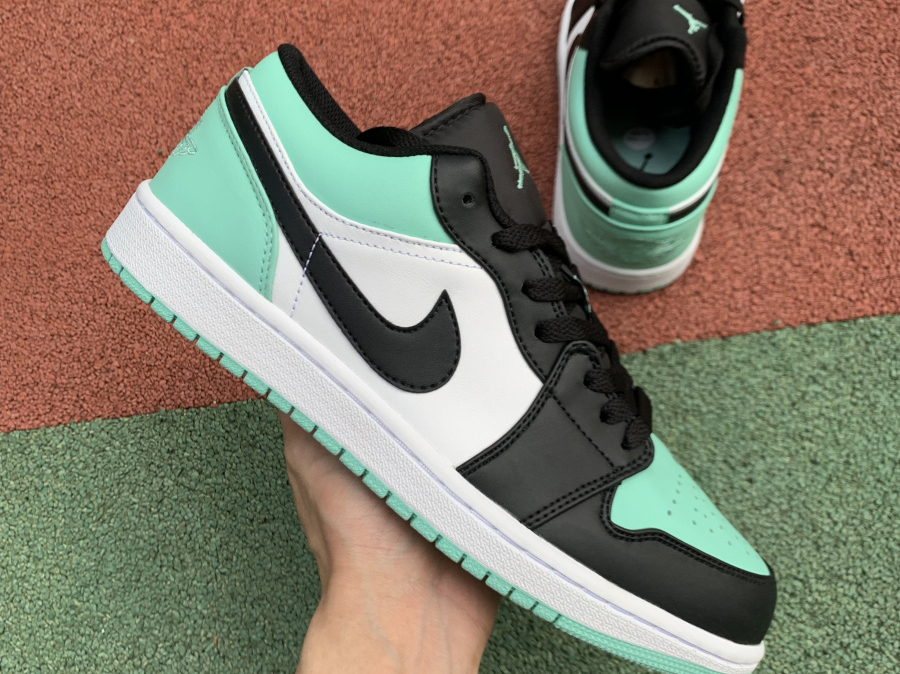 Air Jordan 1 Low shoes