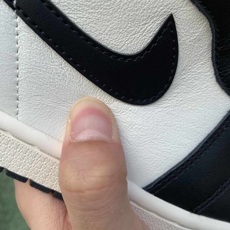 Air Jordan 1 High OG “Dark Mocha”