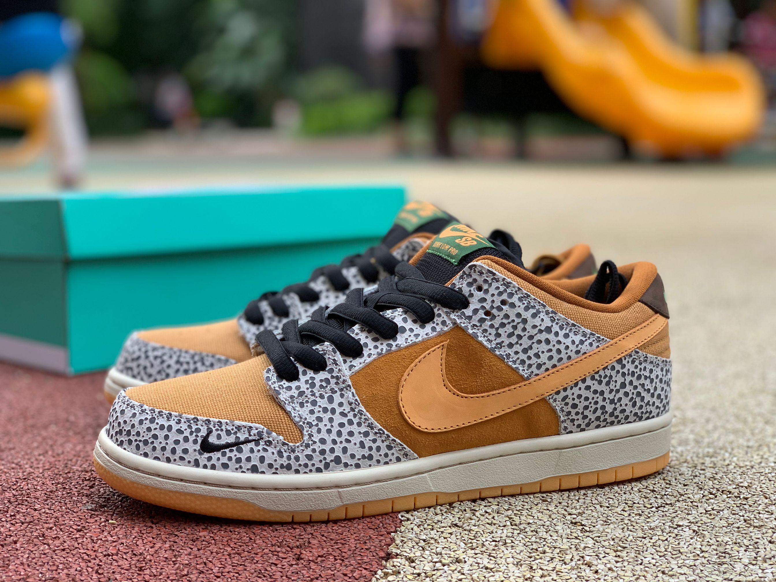 Nike SB Dunk Low “Safari”GS