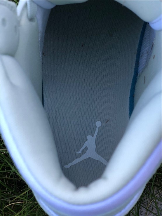 Air Jordan 1 Mid Spruce White