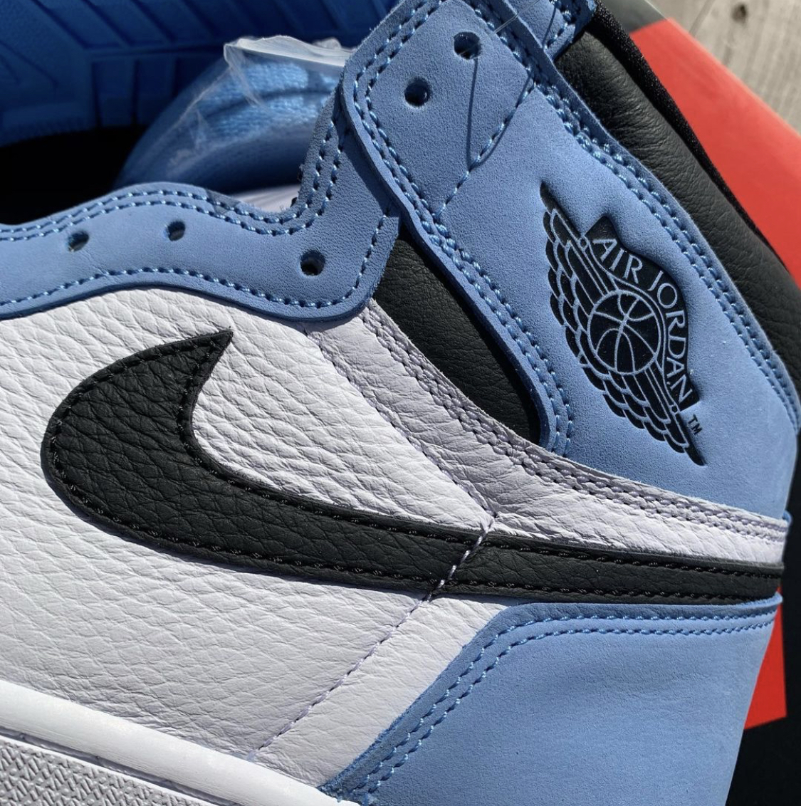 Air Jordan 1 High OG “University Blue”