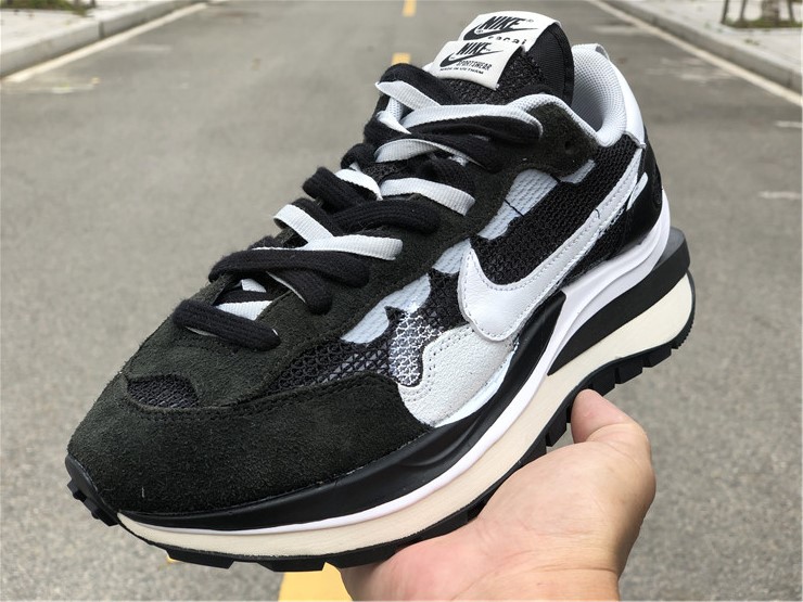 Sacai x Nike VaporWaffle ''Black White''