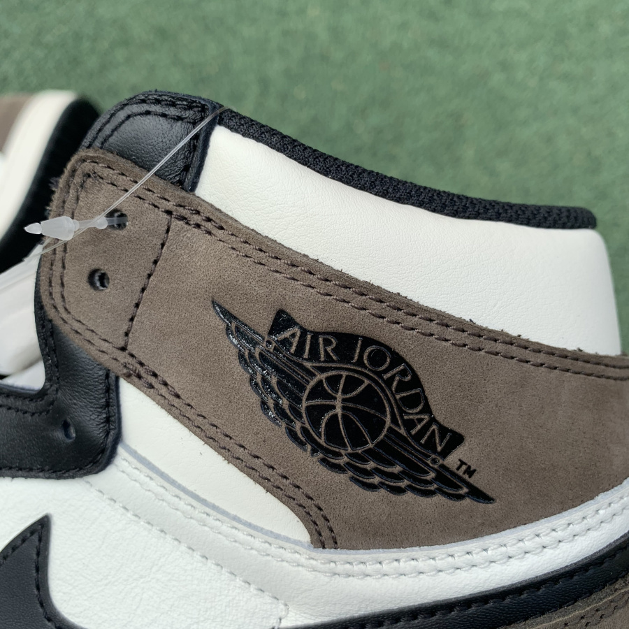 Air Jordan 1 High OG “Dark Mocha”