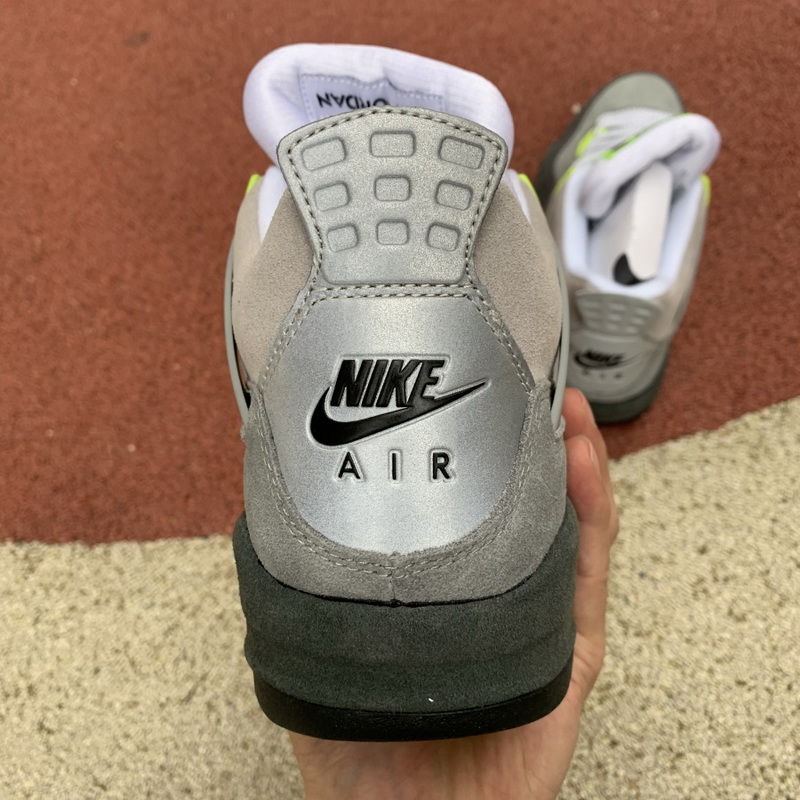 Air Jordan 4 SE “Neon”