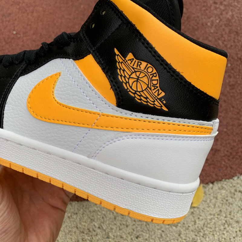 Jordan 1 Mid Shoes043