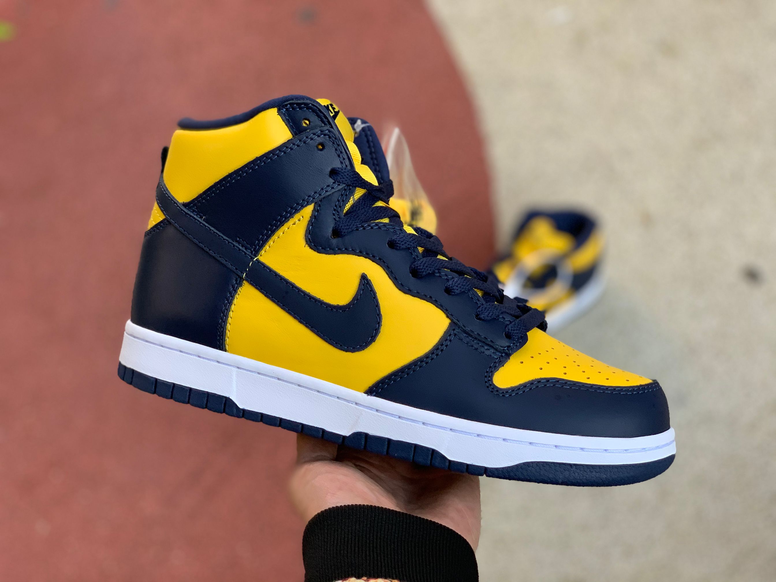 Nike Dunk High “Michigan”