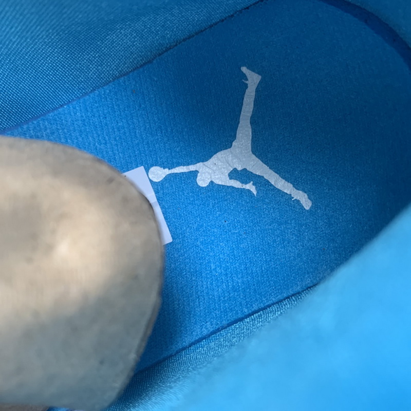 Jordan 1 Mid Laser Blue