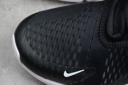 Nike Air Max 270 in black/white