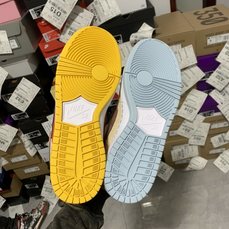 Nike SB Dunk Low Street Hawker (2021)