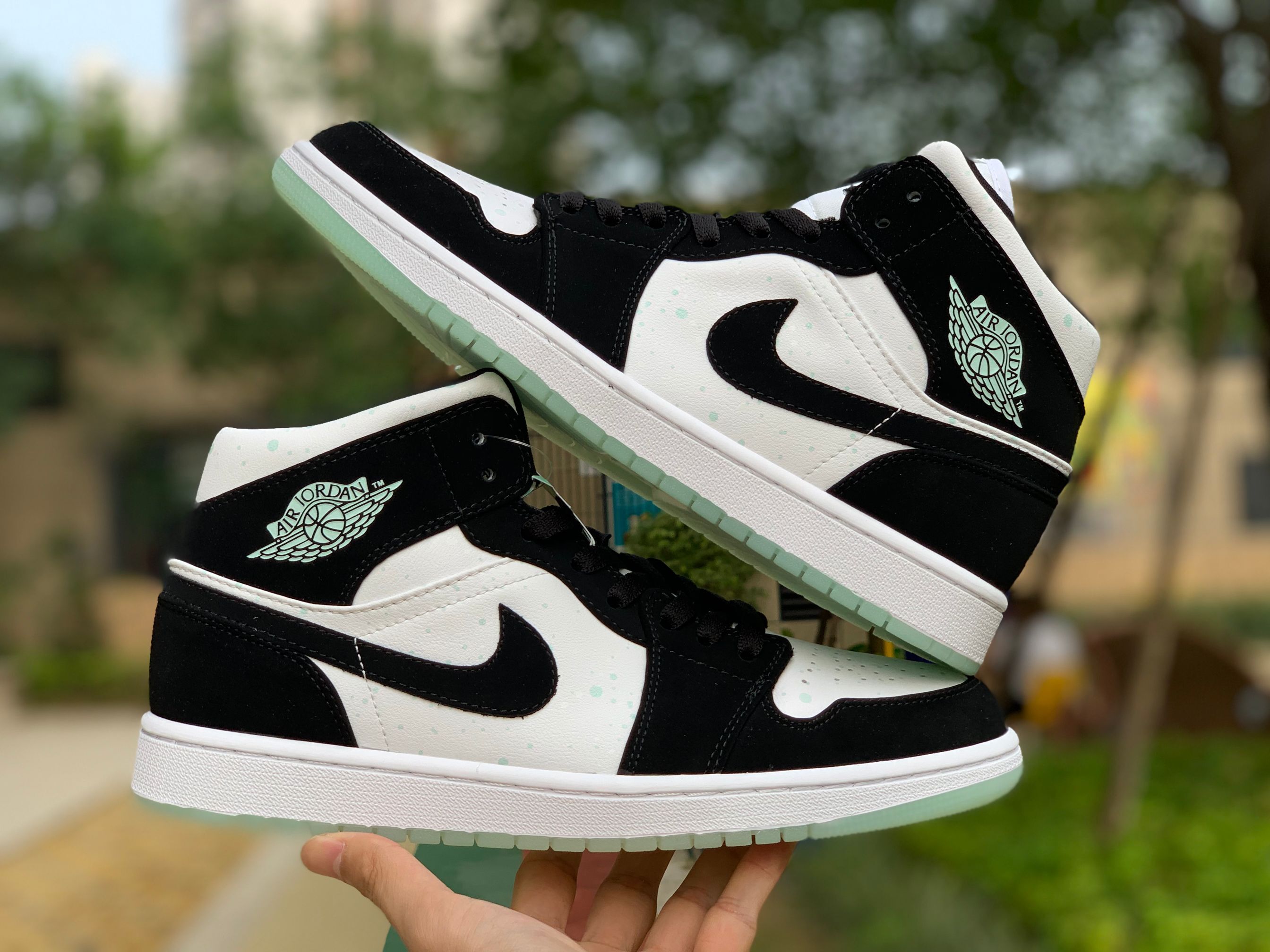 Jordan 1 Mid White Black Teal Tint