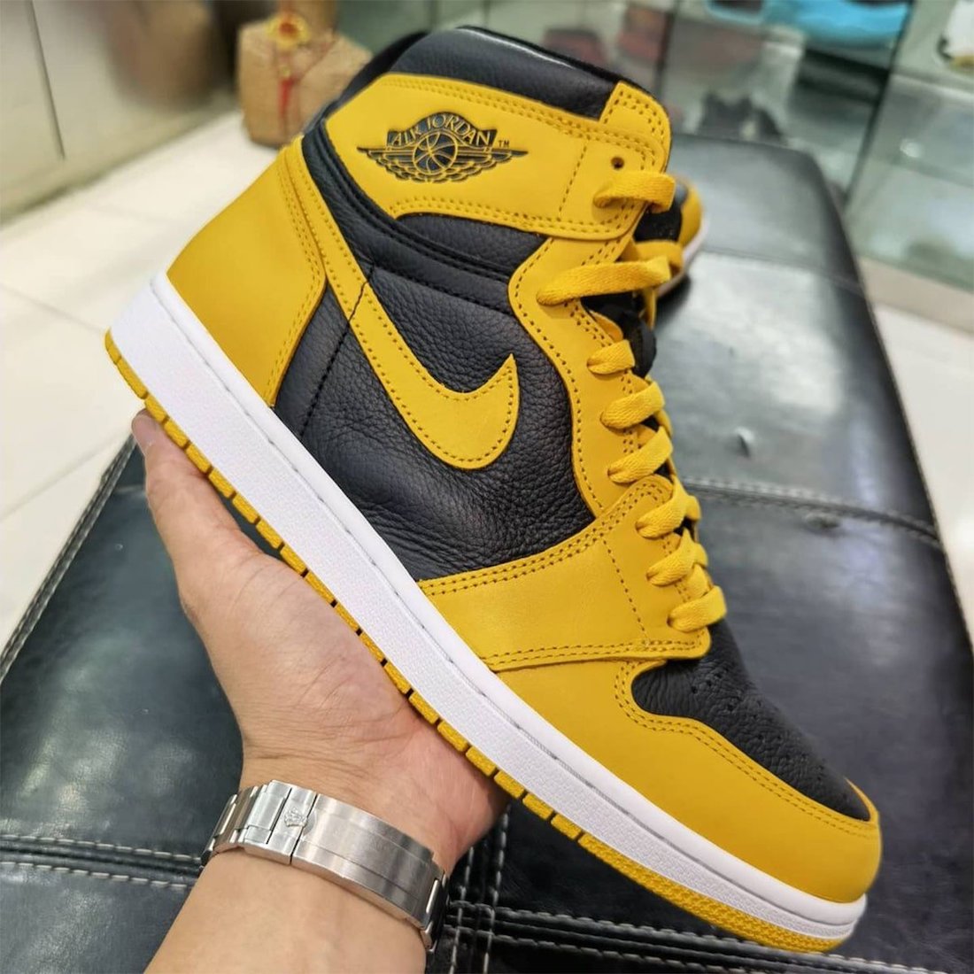 Air Jordan 1 High OG Pollen