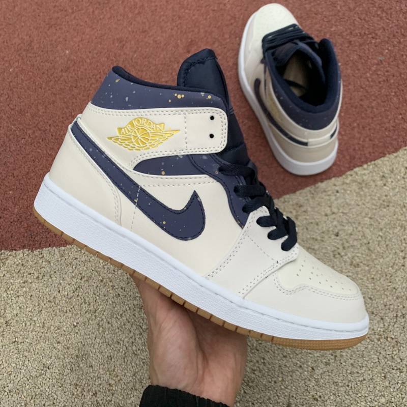 Jordan 1 Mid Shoes013