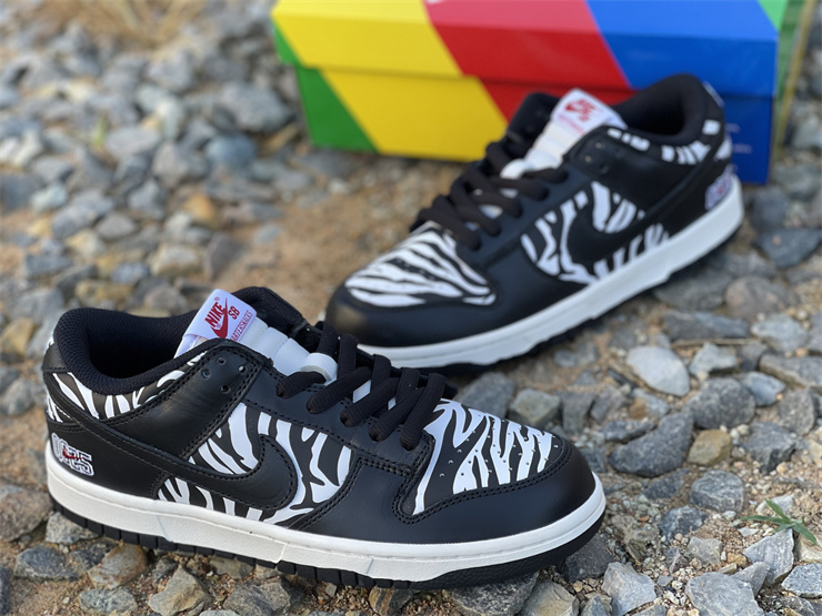 Nike SB Dunk Low Zebra