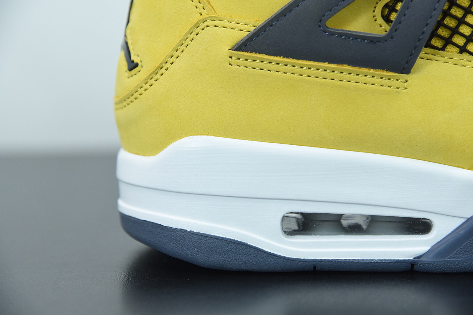 Air Jordan 4 Retro Lightning (2021)