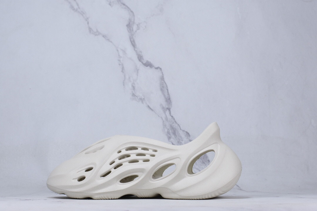 Adidas Yeezy Foam Runners Sand FY4567