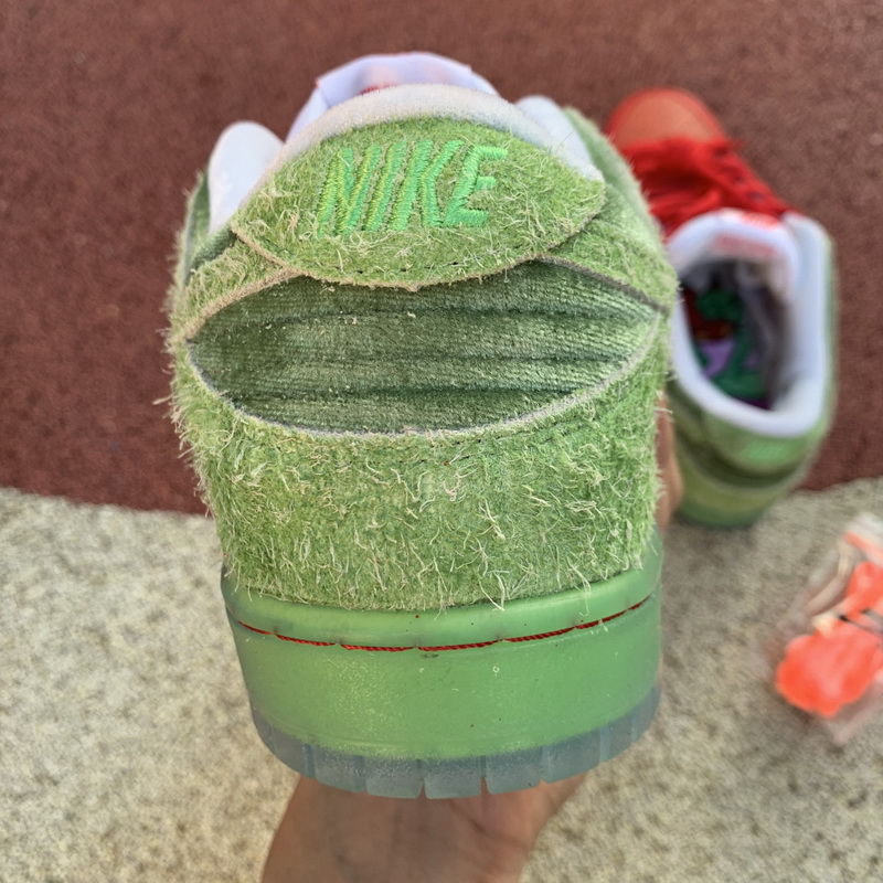 Nike SB Dunk High “Strawberry Cough”