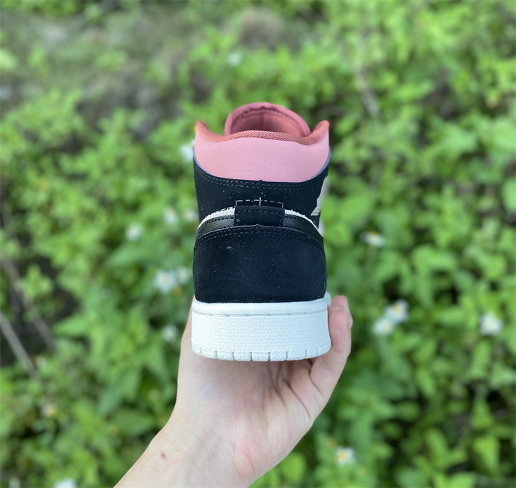 Air Jordan 1 Mid ''Rouge Gouache''