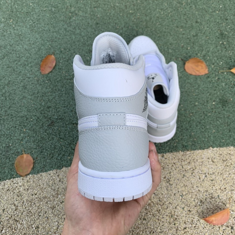 Jordan 1 Mid Shoes074