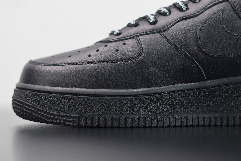 Nike Air Force 1 Low Supreme Black