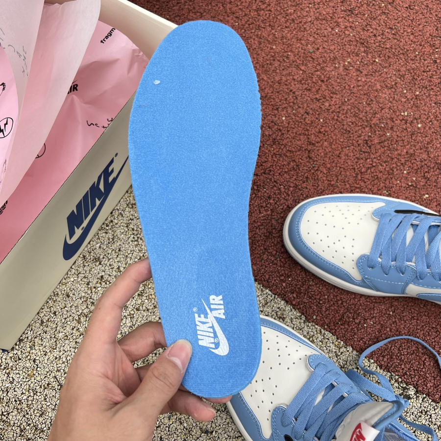Air Jordan 1 Low UNC Travis Scott