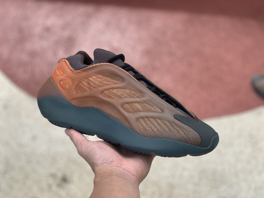 Yeezy 700 V3 COPFAD GY4109