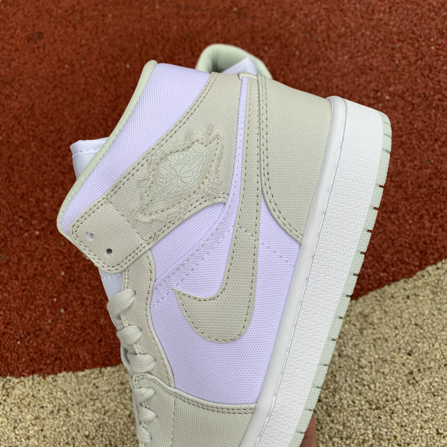 Air Jordan 1 Mid Spruce White