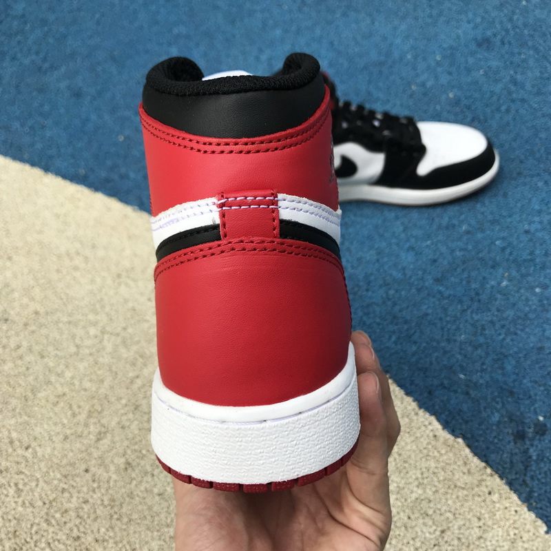 Air Jordan 1 Retro GS Black Toe