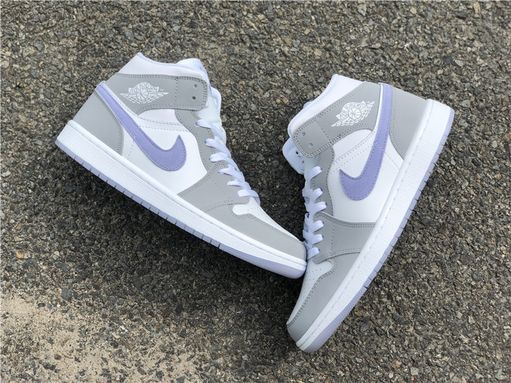 Air Jordan 1 Mid WMNS