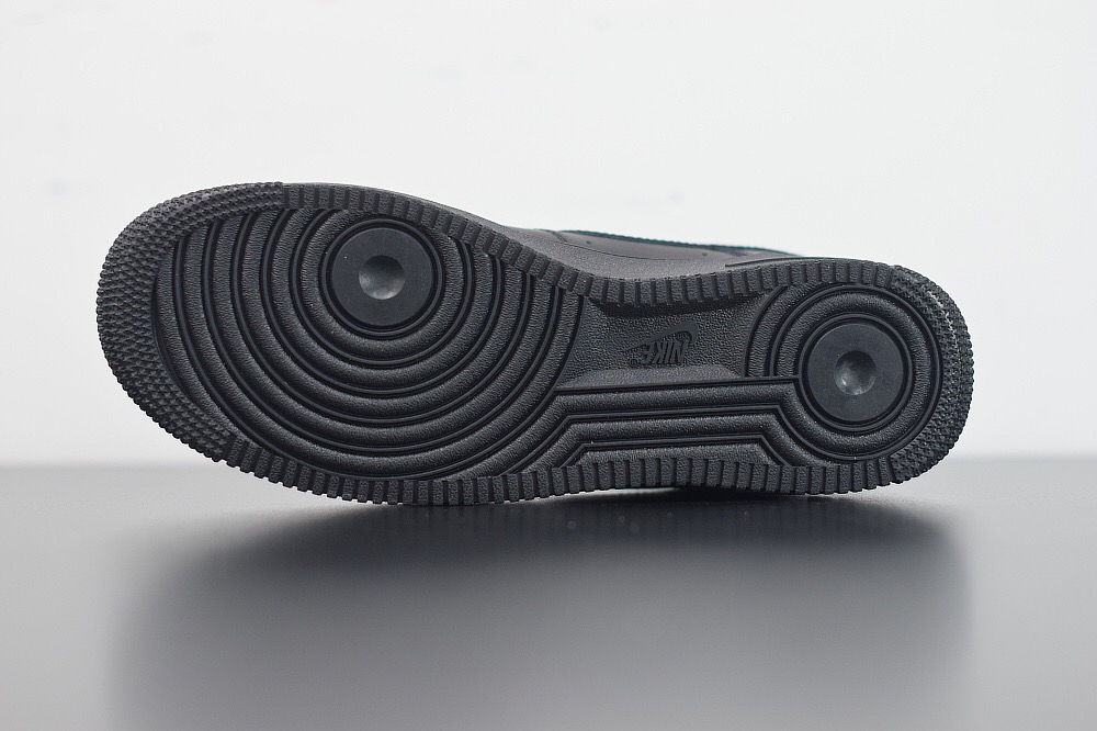 Nike Air Force 1 Low Supreme Black