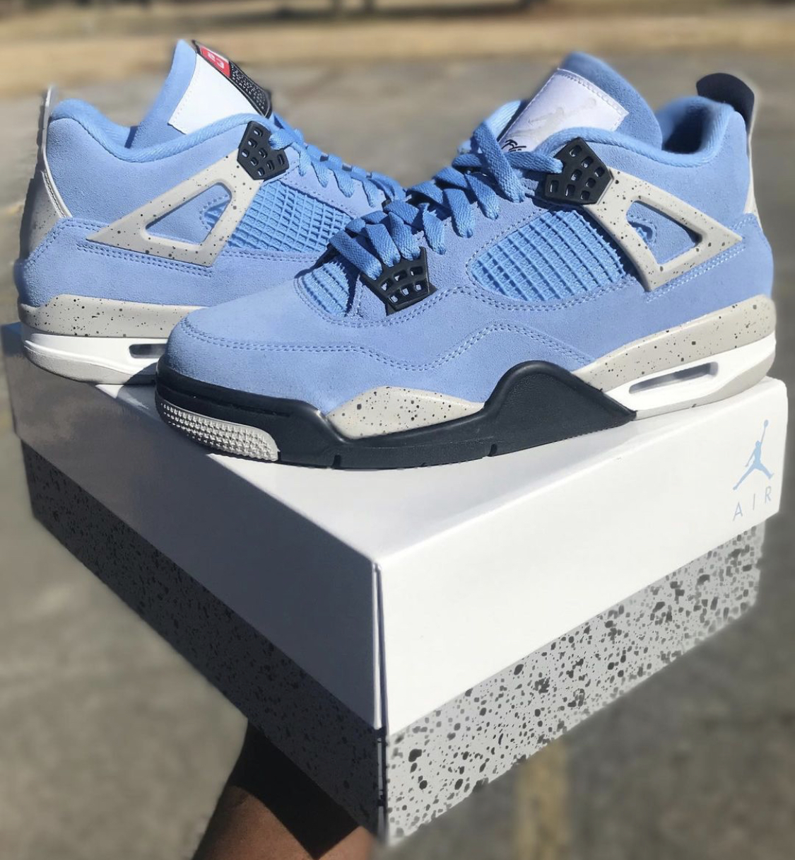 Air Jordan 4 SE “University Blue”