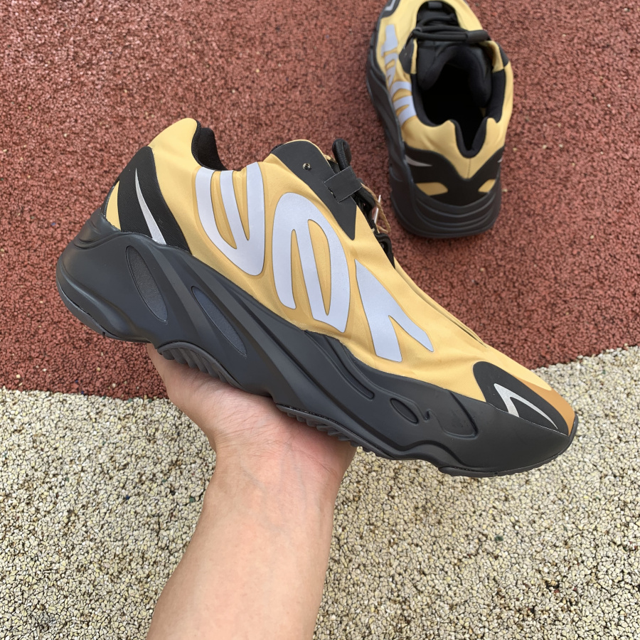 Yeezy 700 Honey