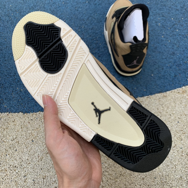 Air Jordan 4“Mushroom”
