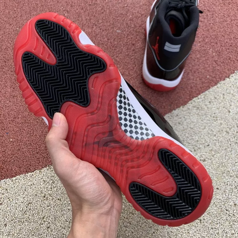Air Jordan 11 Bred