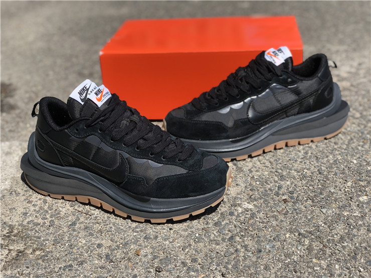 Sacai x Nike VaporWaffle ''Black''