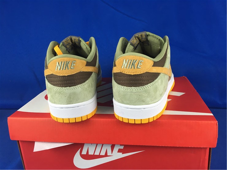 Nike Dunk Low SE Dusty Olive
