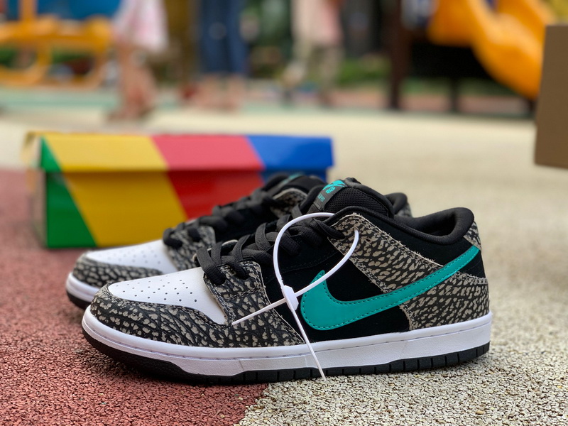 Nike SB Dunk Low“Elephant”