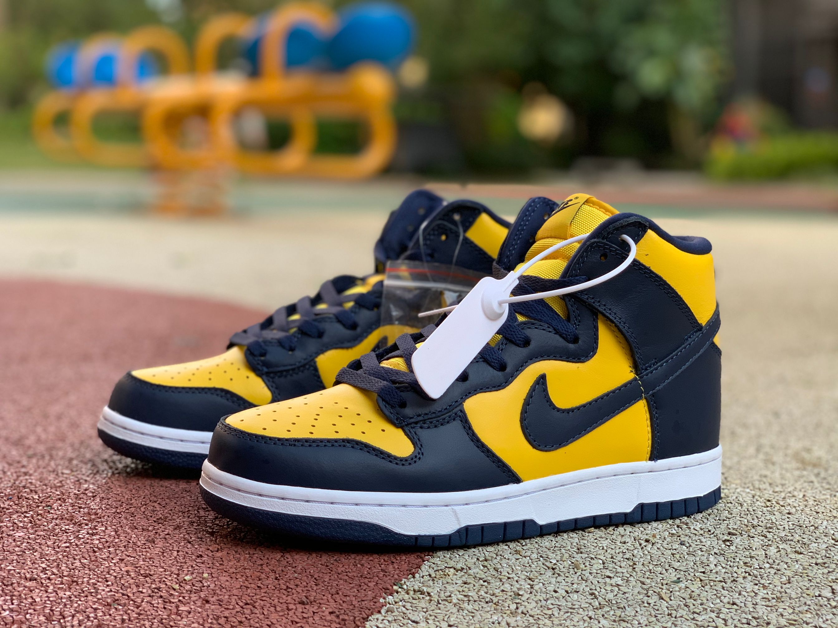 Nike Dunk High “Michigan”